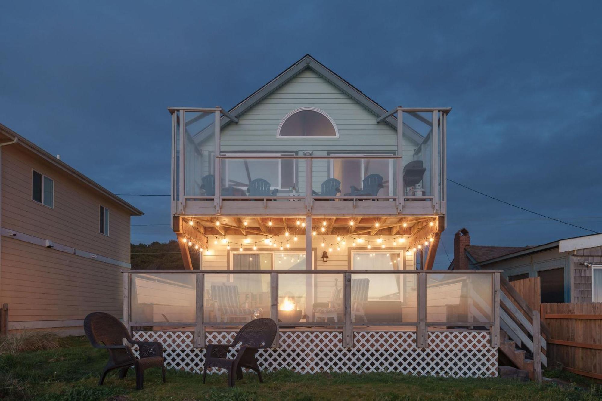 Steps From The Beach! Hottub, $1M Ocean View, Deck Waldport Exterior photo