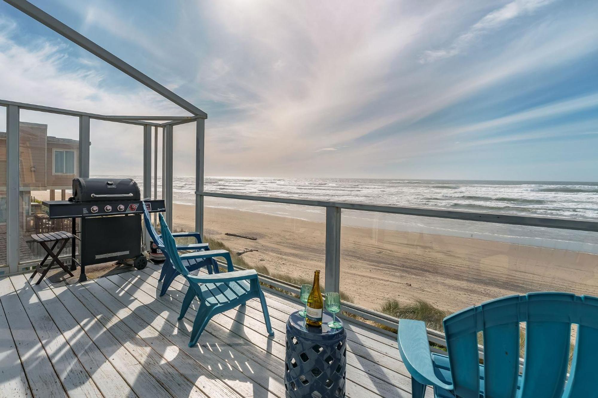 Steps From The Beach! Hottub, $1M Ocean View, Deck Waldport Exterior photo