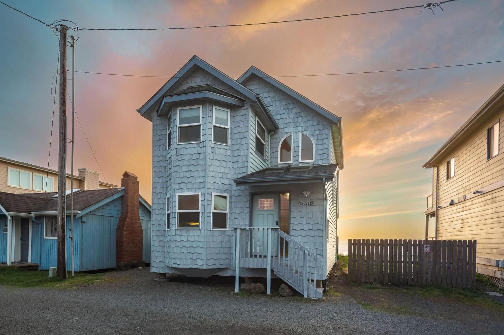 Steps From The Beach! Hottub, $1M Ocean View, Deck Waldport Exterior photo