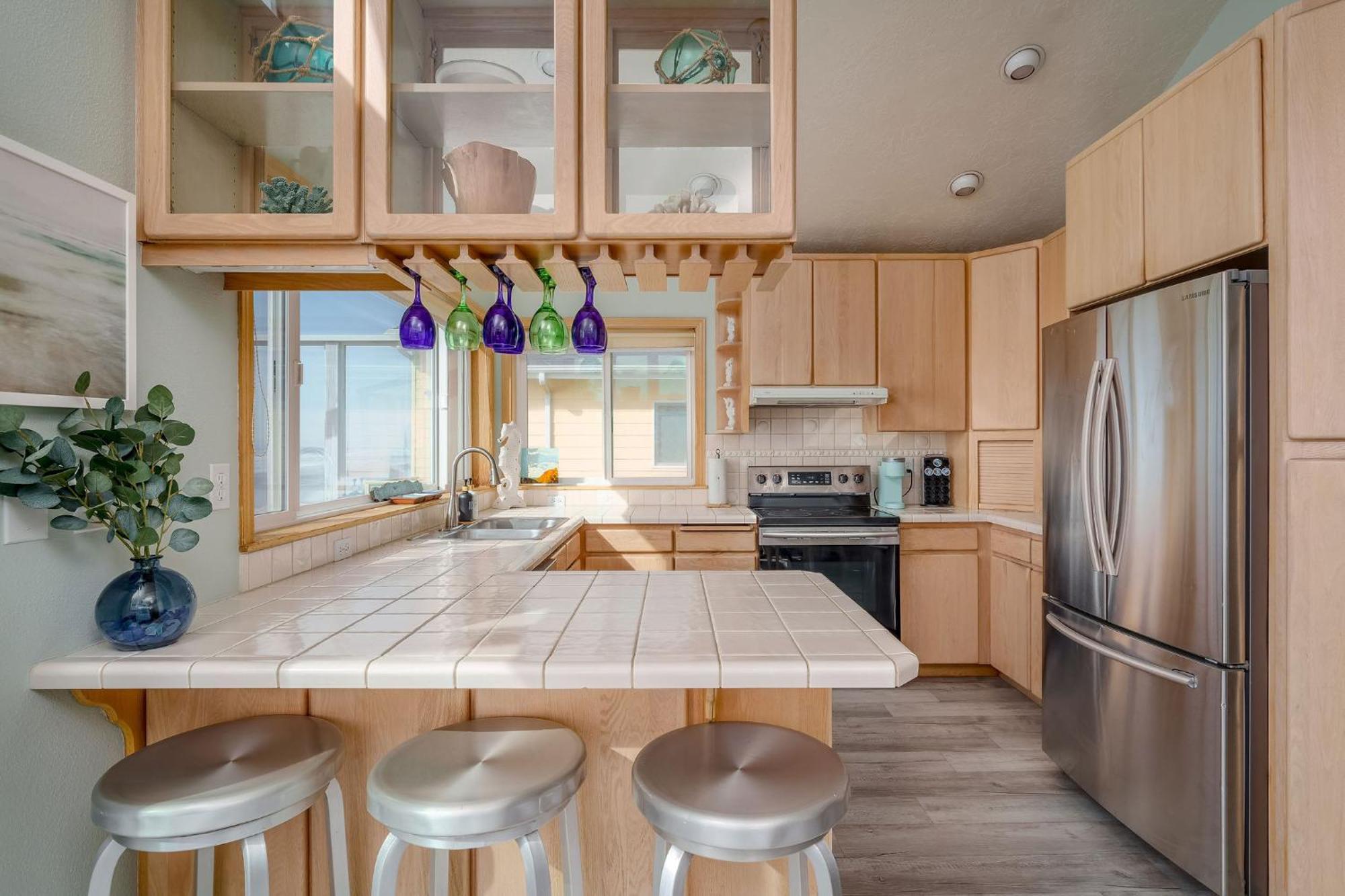 Steps From The Beach! Hottub, $1M Ocean View, Deck Waldport Exterior photo