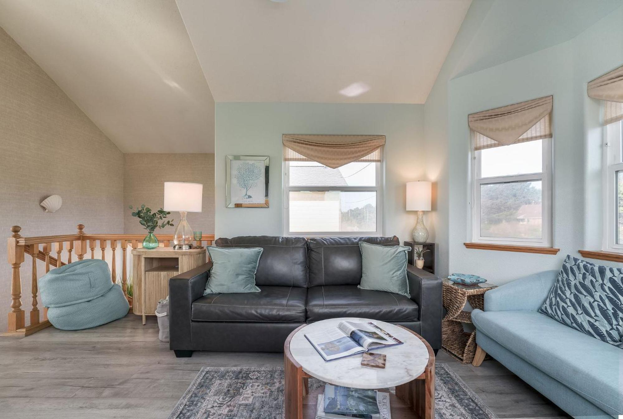 Steps From The Beach! Hottub, $1M Ocean View, Deck Waldport Exterior photo