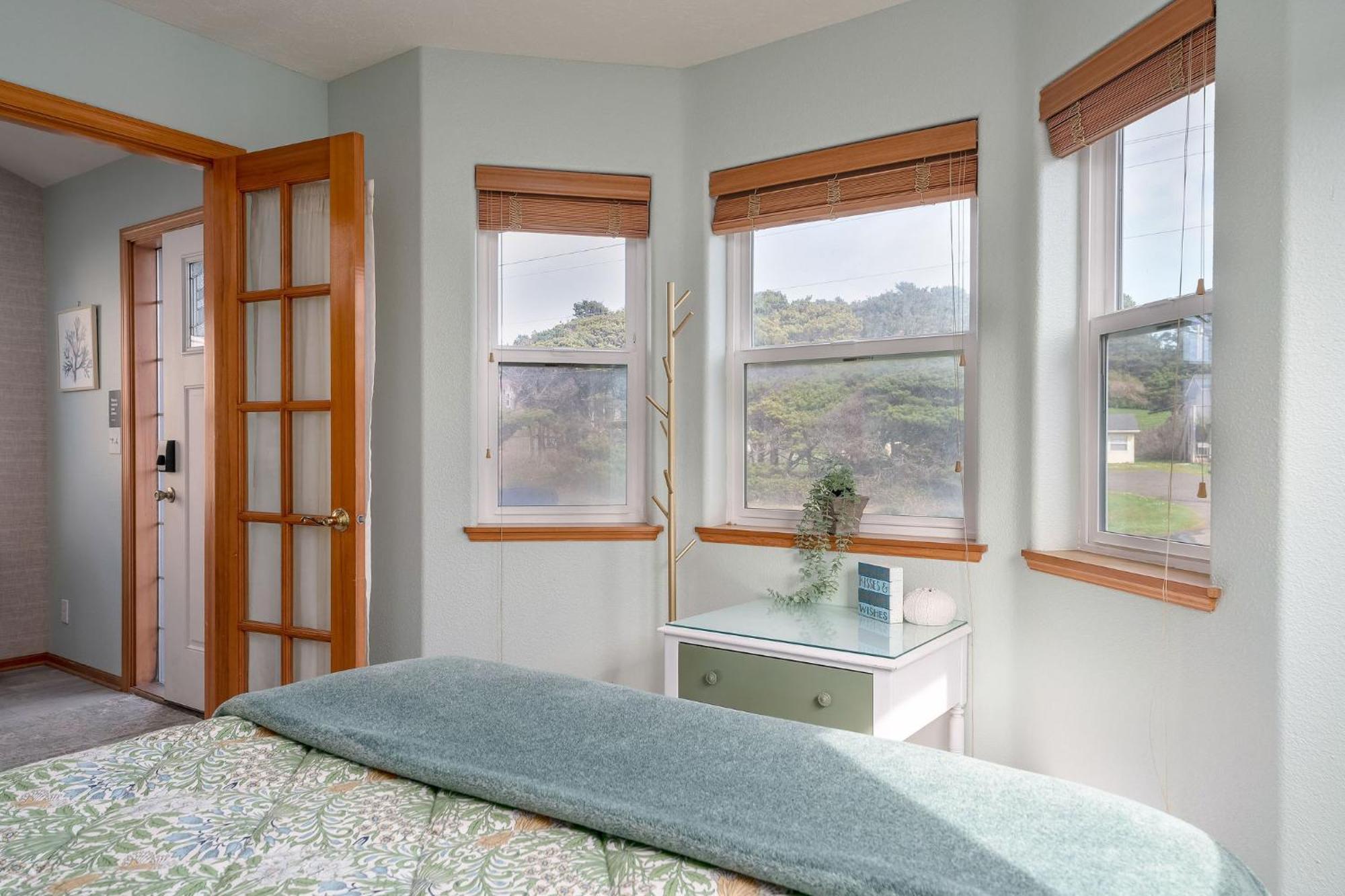 Steps From The Beach! Hottub, $1M Ocean View, Deck Waldport Exterior photo
